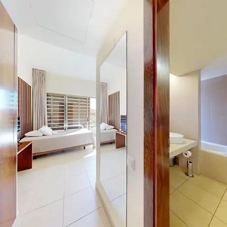 Herdade Dos Salgados, V3 *