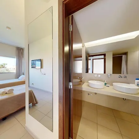 Villa Herdade Dos Salgados, V3 *
