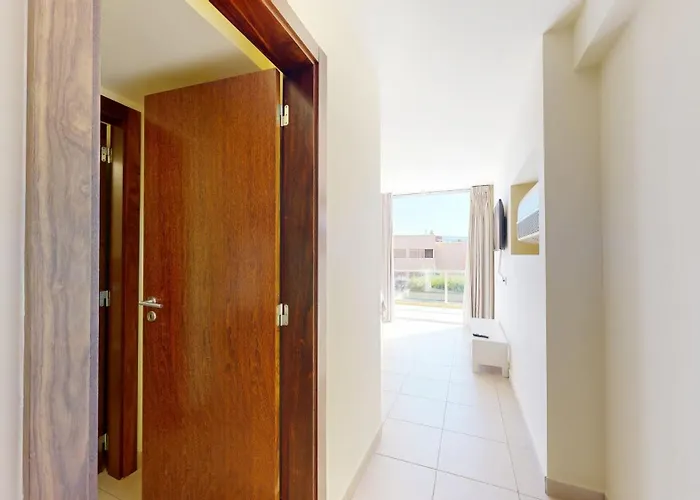 빌라 Herdade Dos Salgados, V3 *